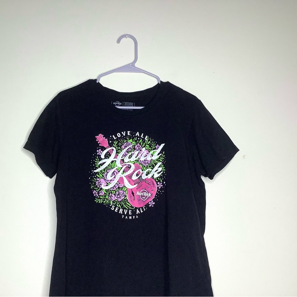 < Hard Rock Cafe Tampa Women’s Fitted Tee > - Picture 2 of 3